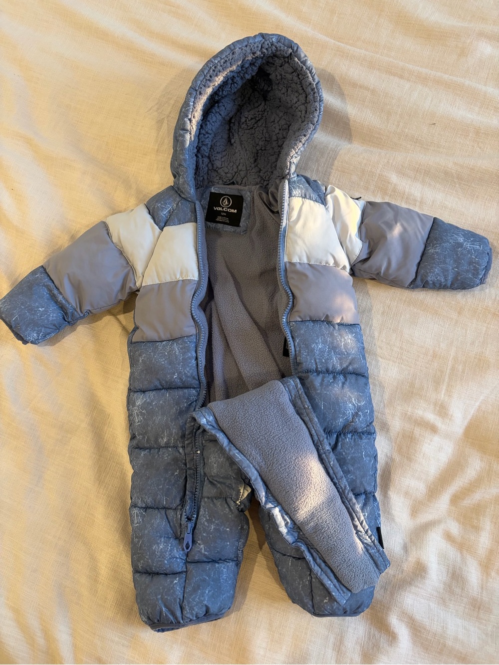 Volcom Infant Hooded Puffer Jacket in Light Blue & White